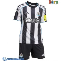 Fotballdrakt Barn Newcastle United Harvey Barnes #11 Hjemmedraktsett 2025-26 Kortermet (+ Korte bukser)